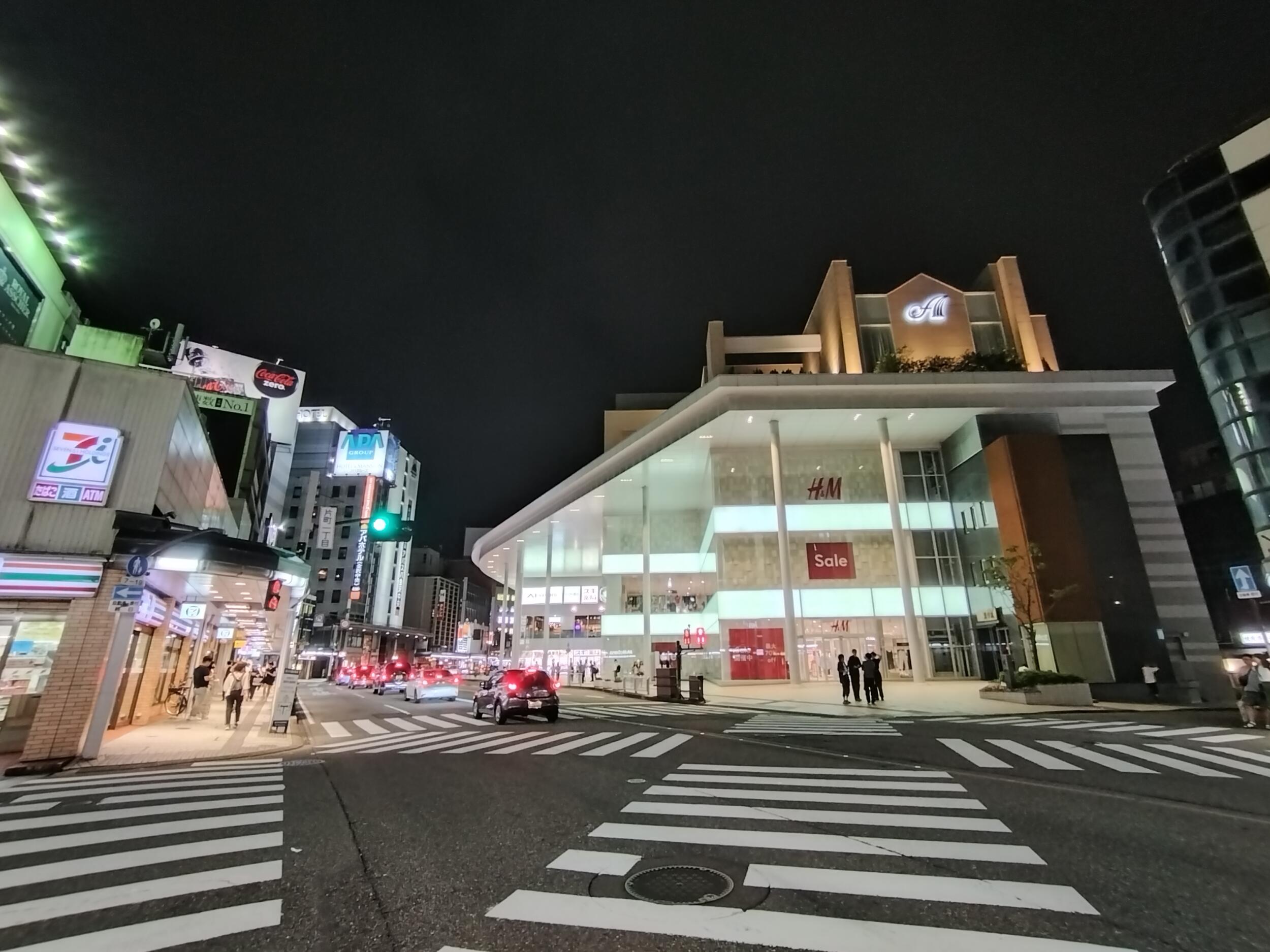 Xperia 10 V 超広角カメラ 夜の街