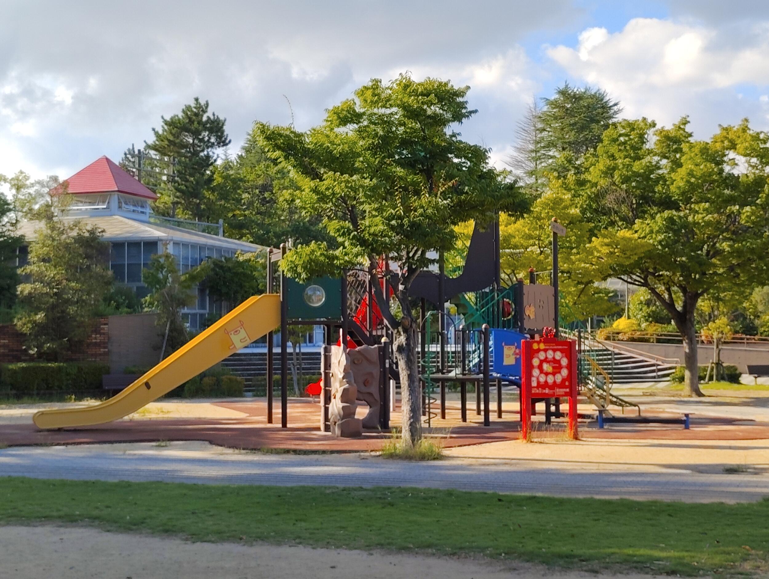 arrows We2 Plus(広角2倍):公園