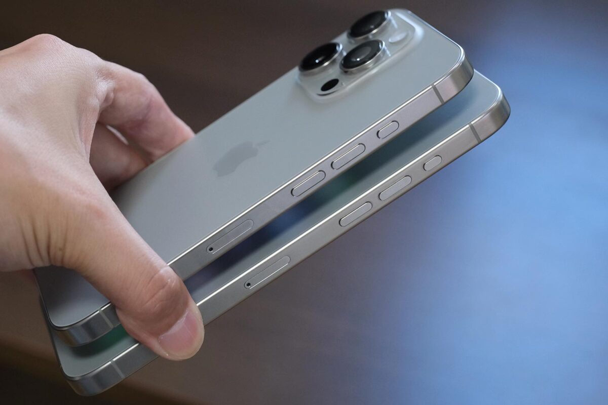 iPhone 16 Pro vs 15 Pro サイドフレーム左側