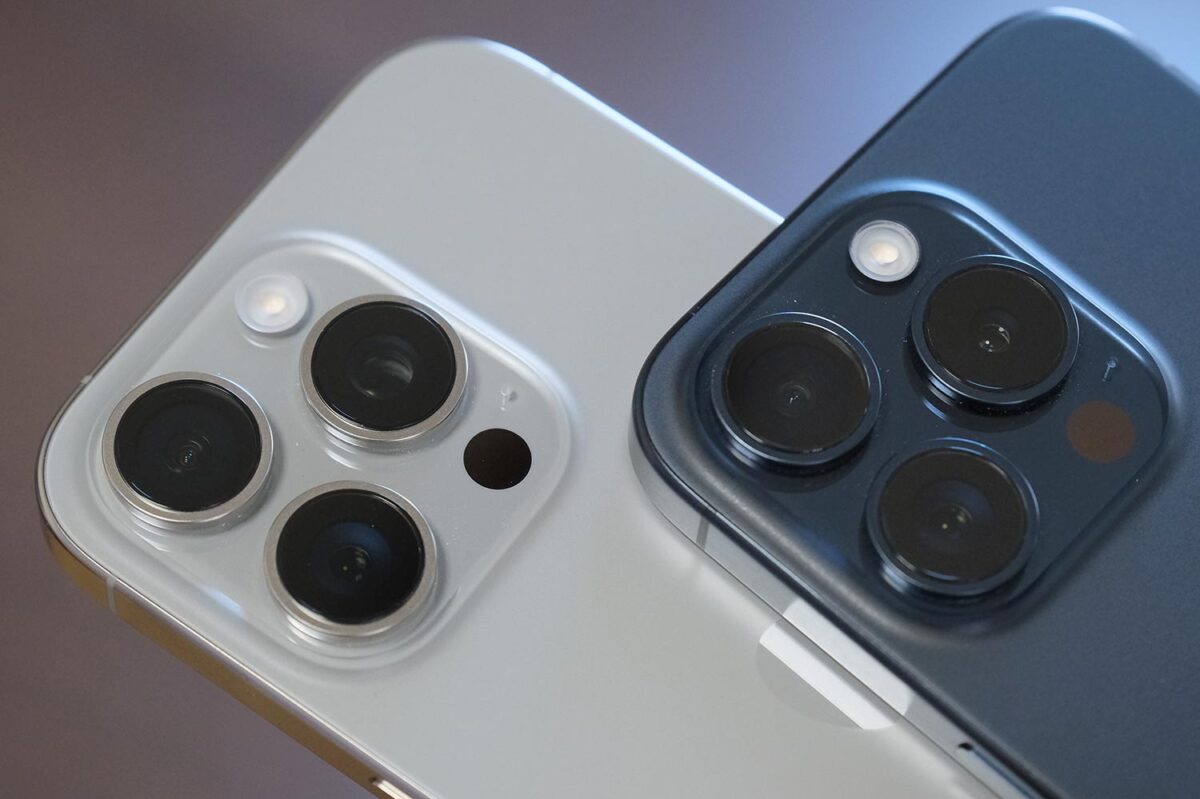 iPhone 16 Pro リアカメラ
