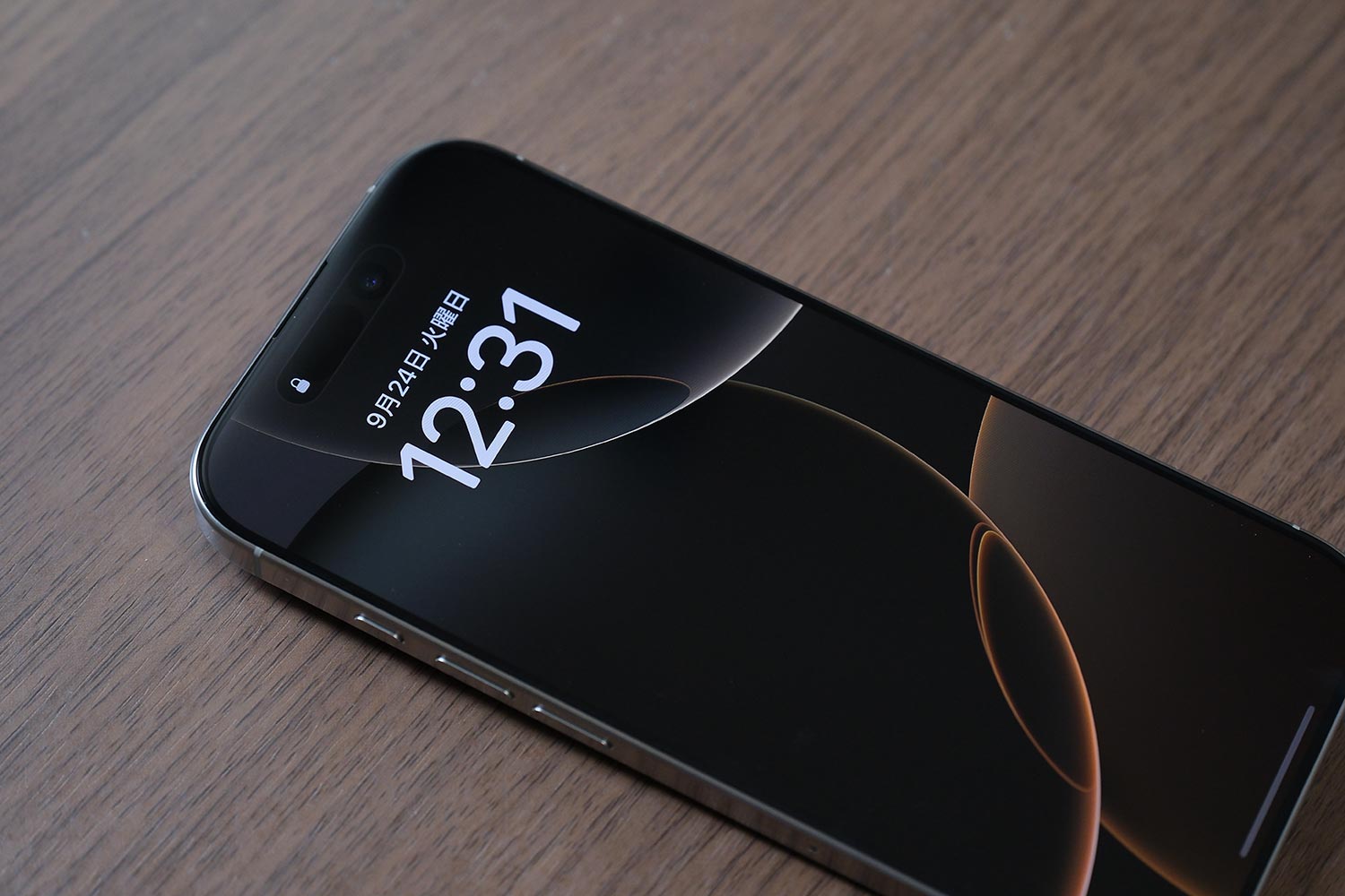 iPhone 16 Pro スリープ中(常時表示)