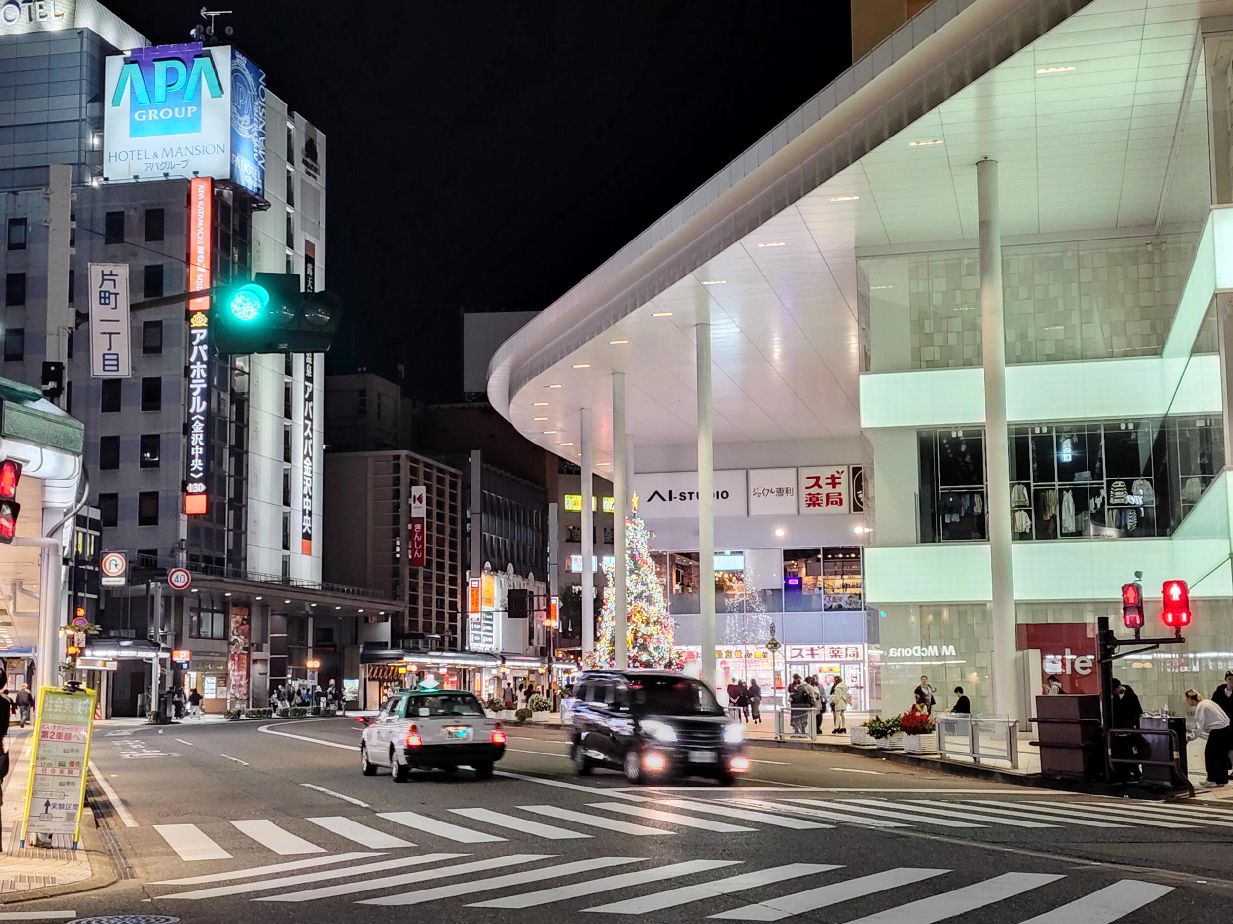F-53E 広角×2:夜の街
