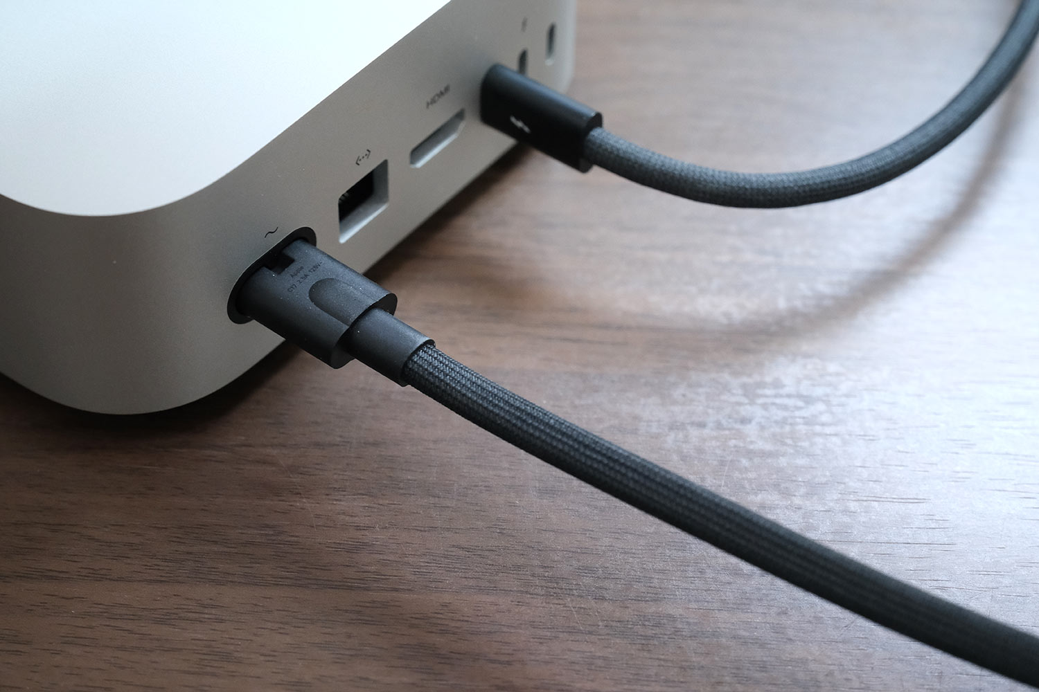 Mac mini(M4)電源ケーブル