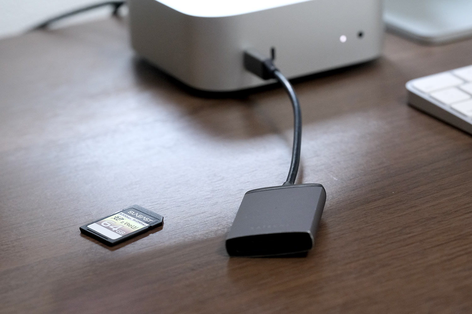 Mac mini(m4)+ SDカードリーダー