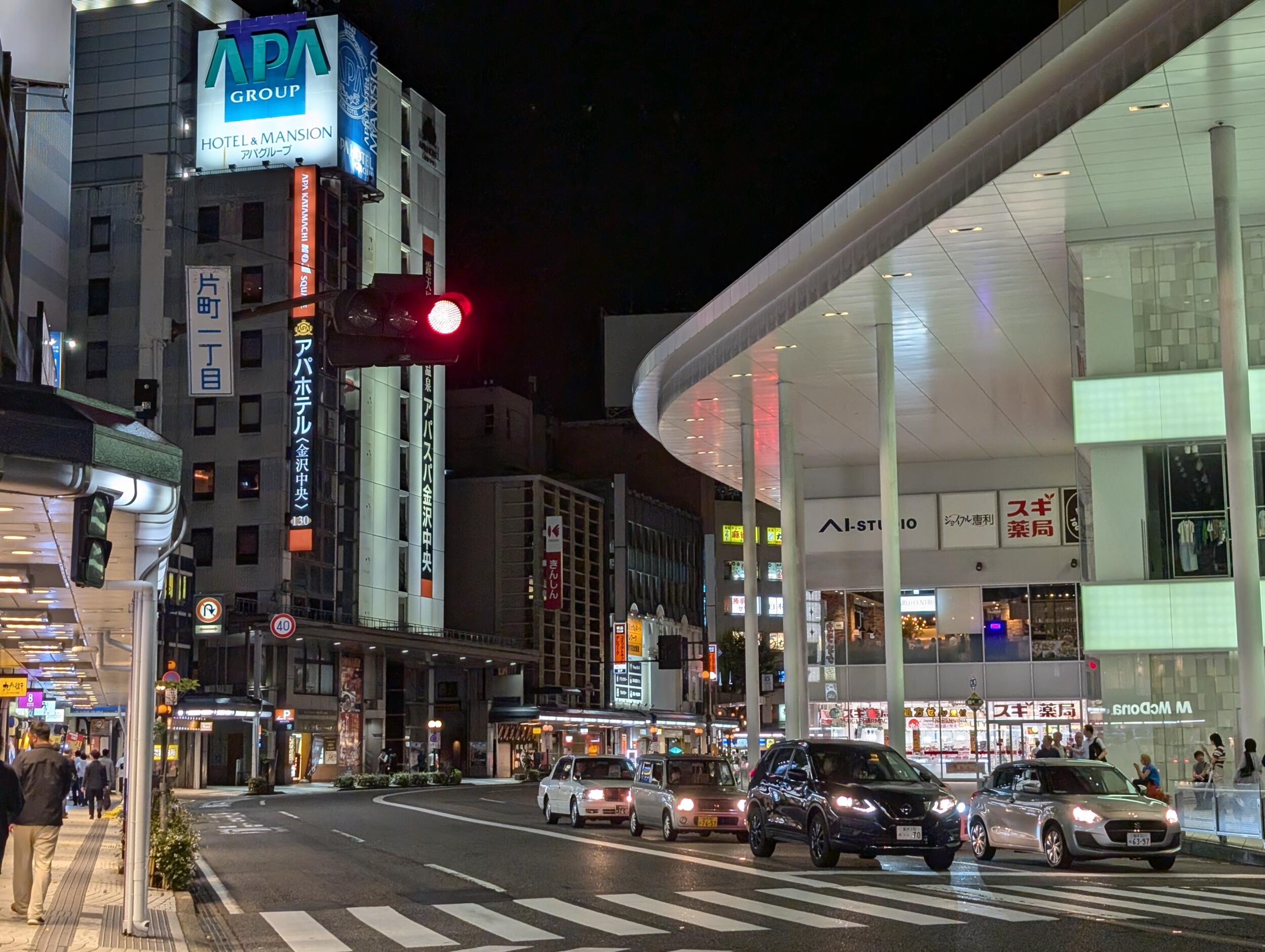 Pixel 8広角×2:夜の街