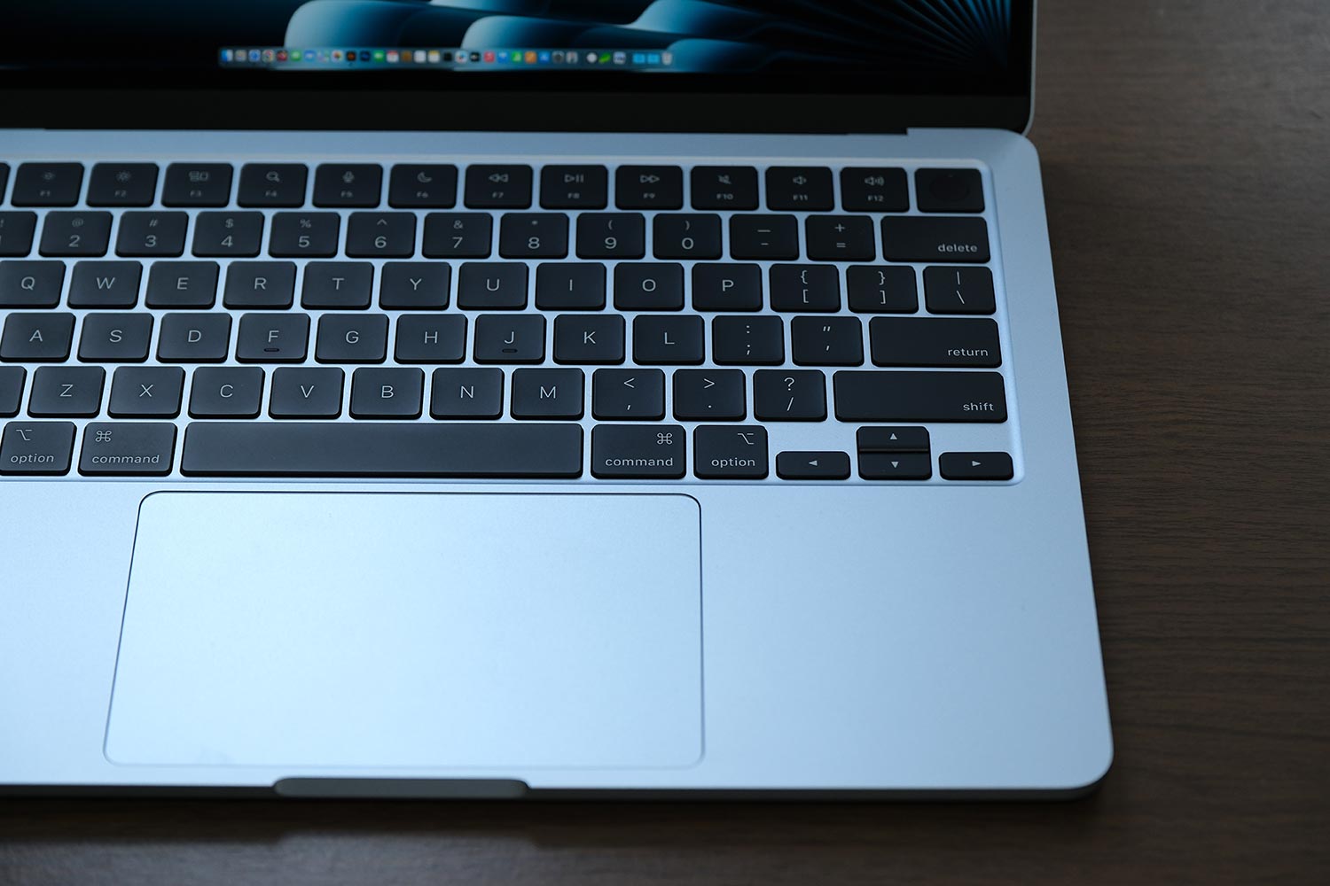 MacBook Air(M4)キーボードとトラックパッド