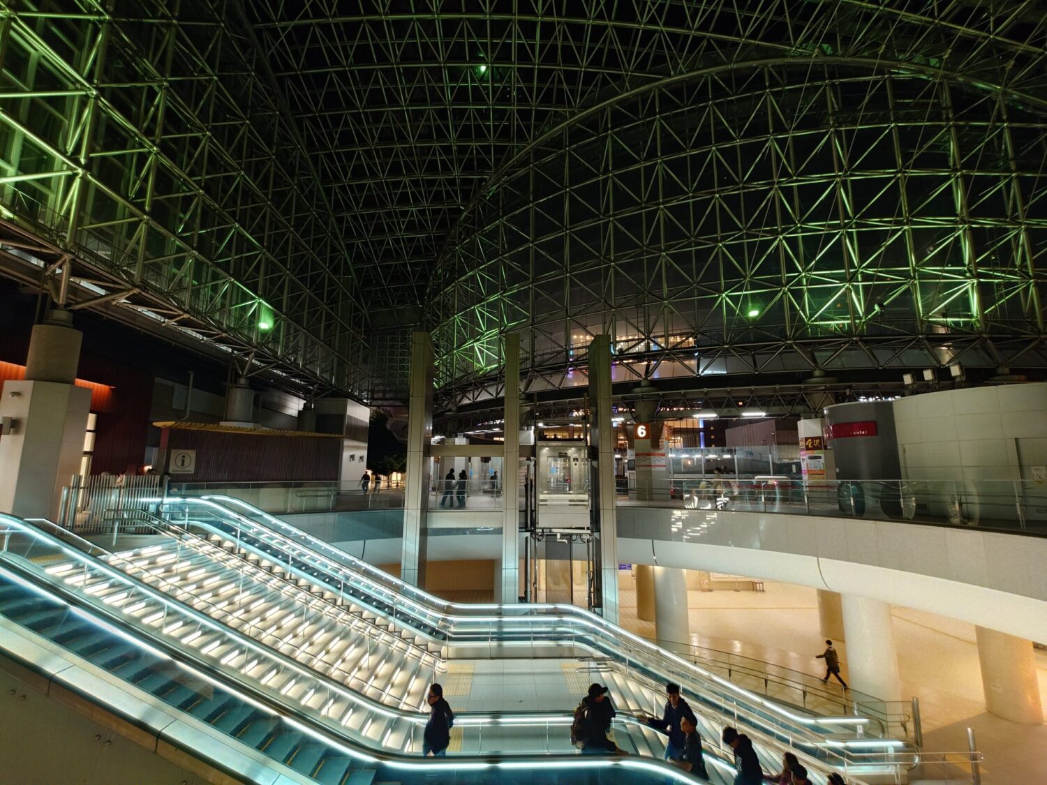 Xperia 1 VII 超広角カメラ 金沢駅