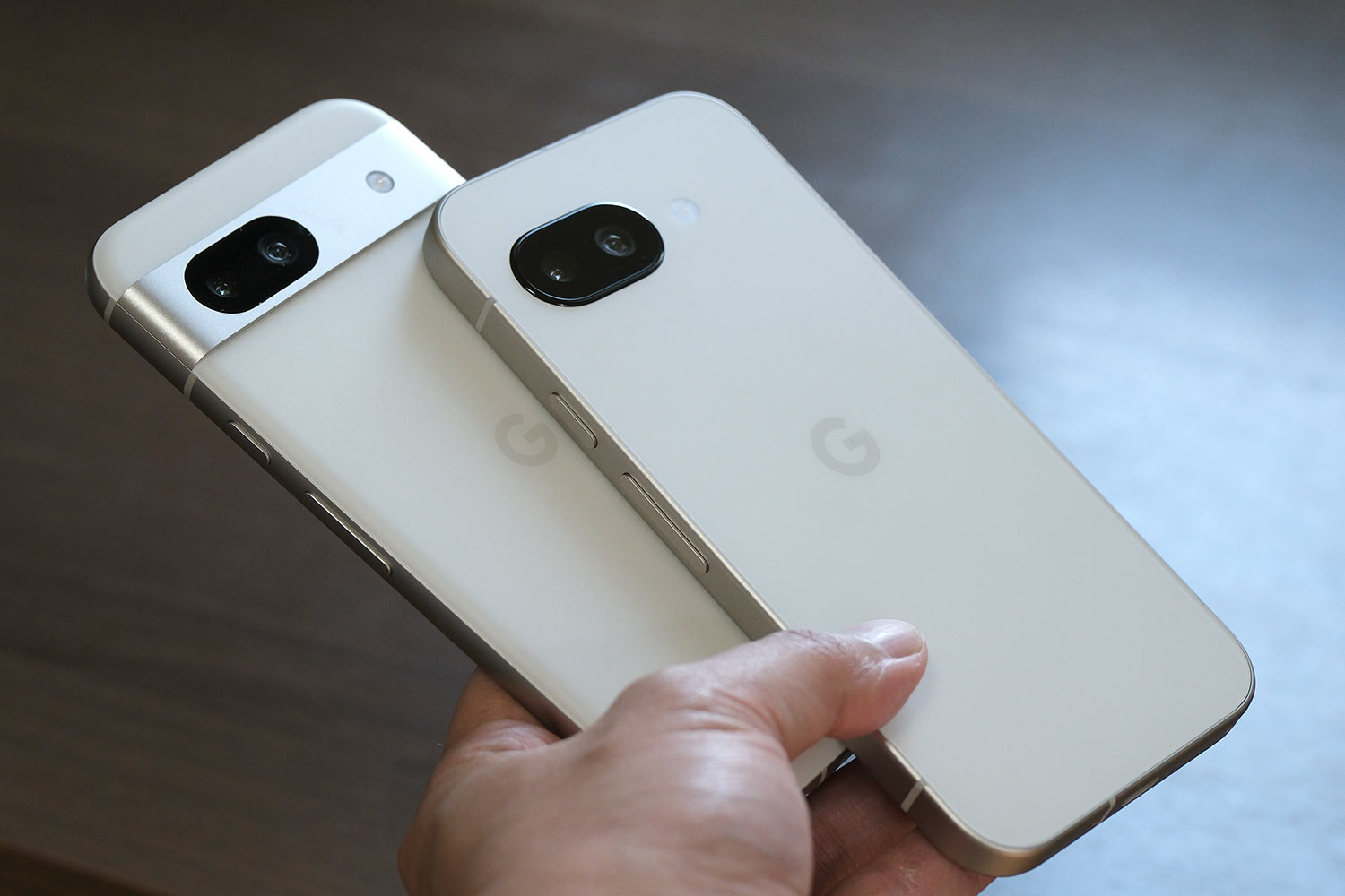 Pixel 9a vs 8a 背面デザイン
