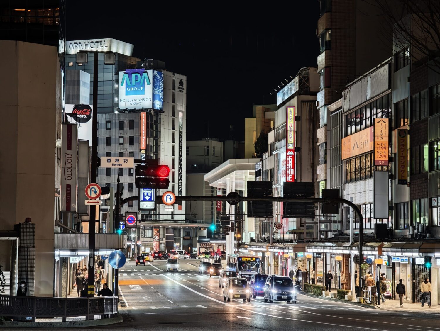 Xiaomi 15 Ultra 望遠5倍ズーム 夜の街中