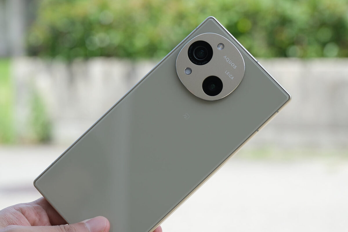 AQUOS R10 背面パネル Gorilla Glass Victus 2