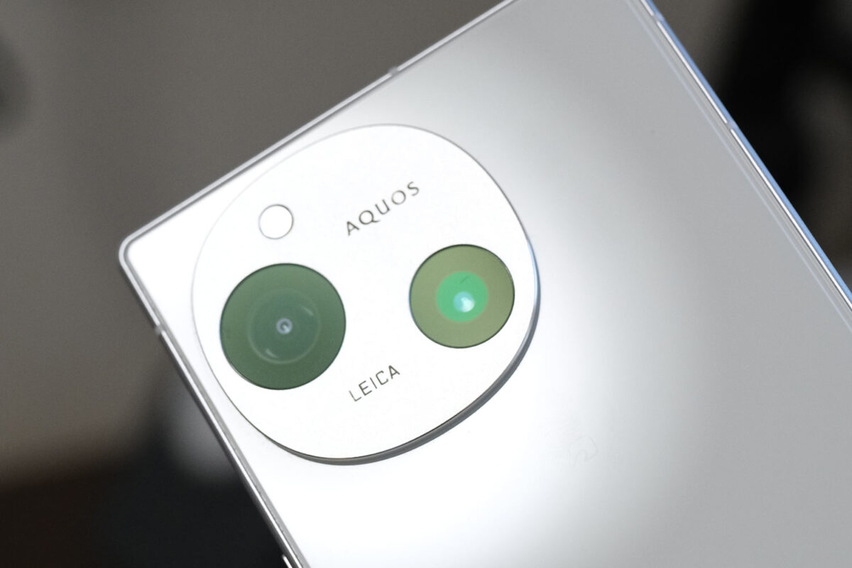 AQUOS R9 レンズコーティング