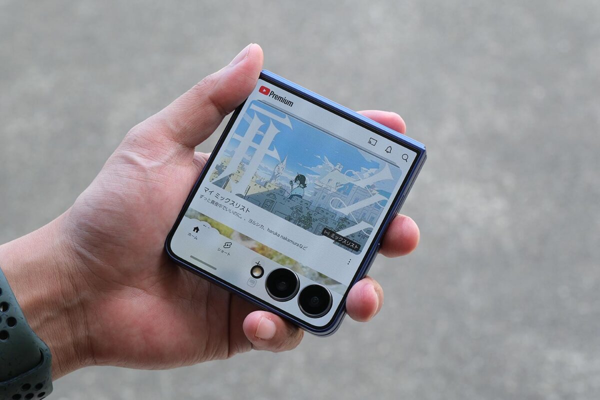 Galaxy Z Flip7 カバーディスプレイでYouTube