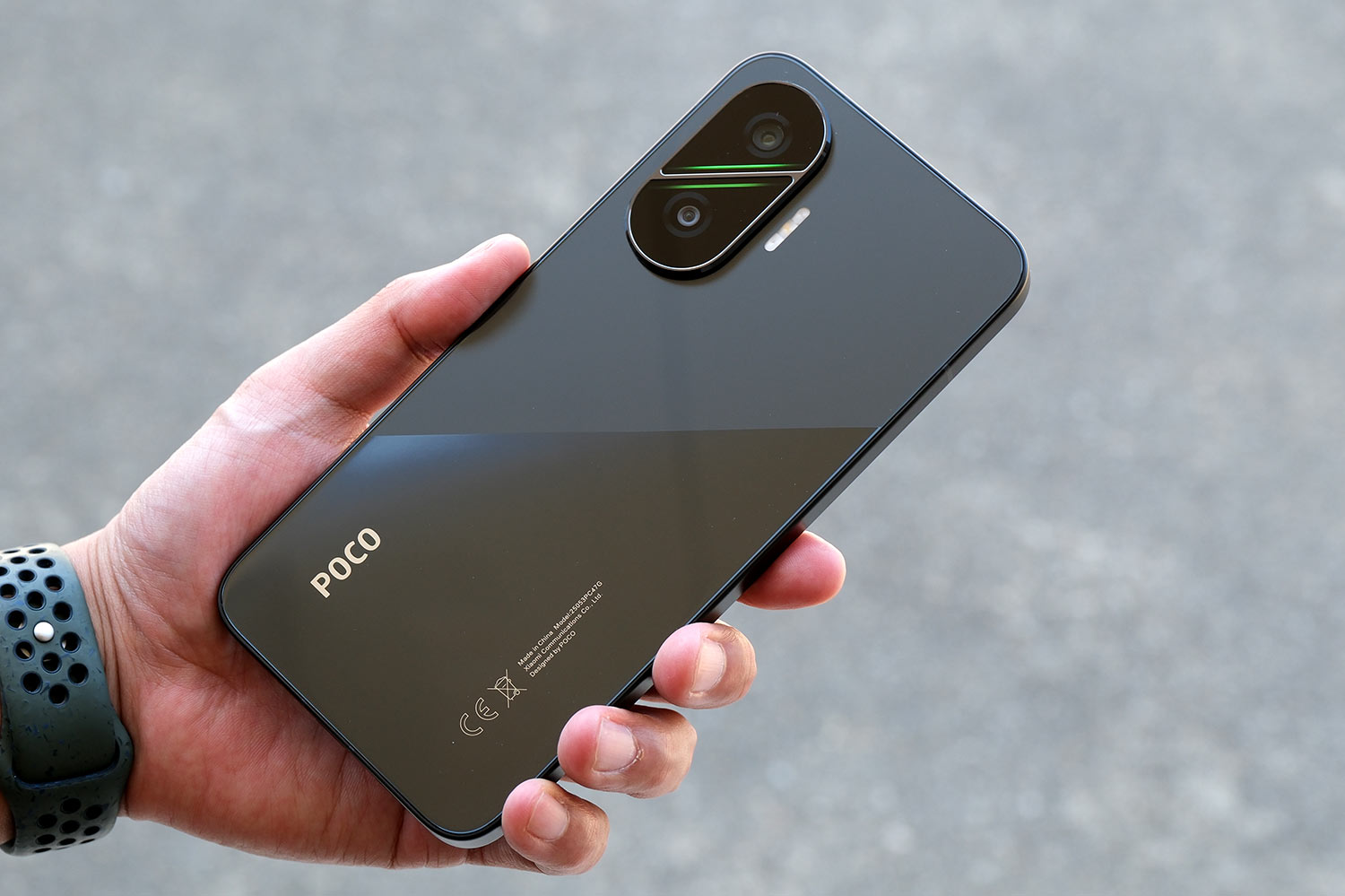 POCO F7 レビュー：どデカい下剋上スマホ！F7 Proより性能が