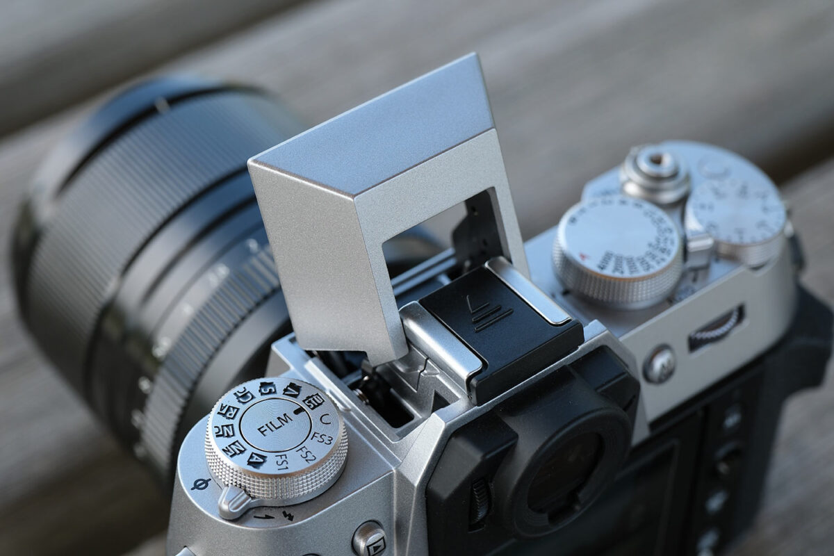X-T50 ポップアップ式ストロボ 後ろ