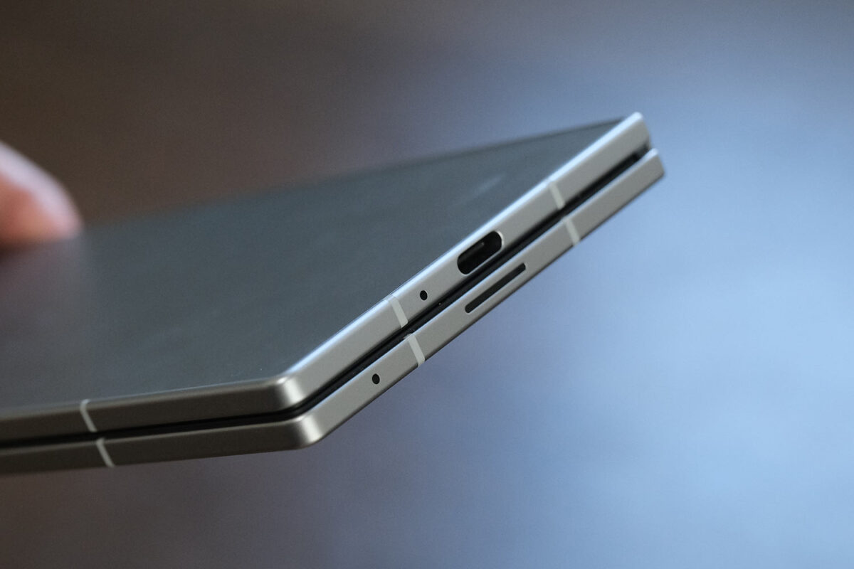 Galaxy Z Fold7 充電ポート