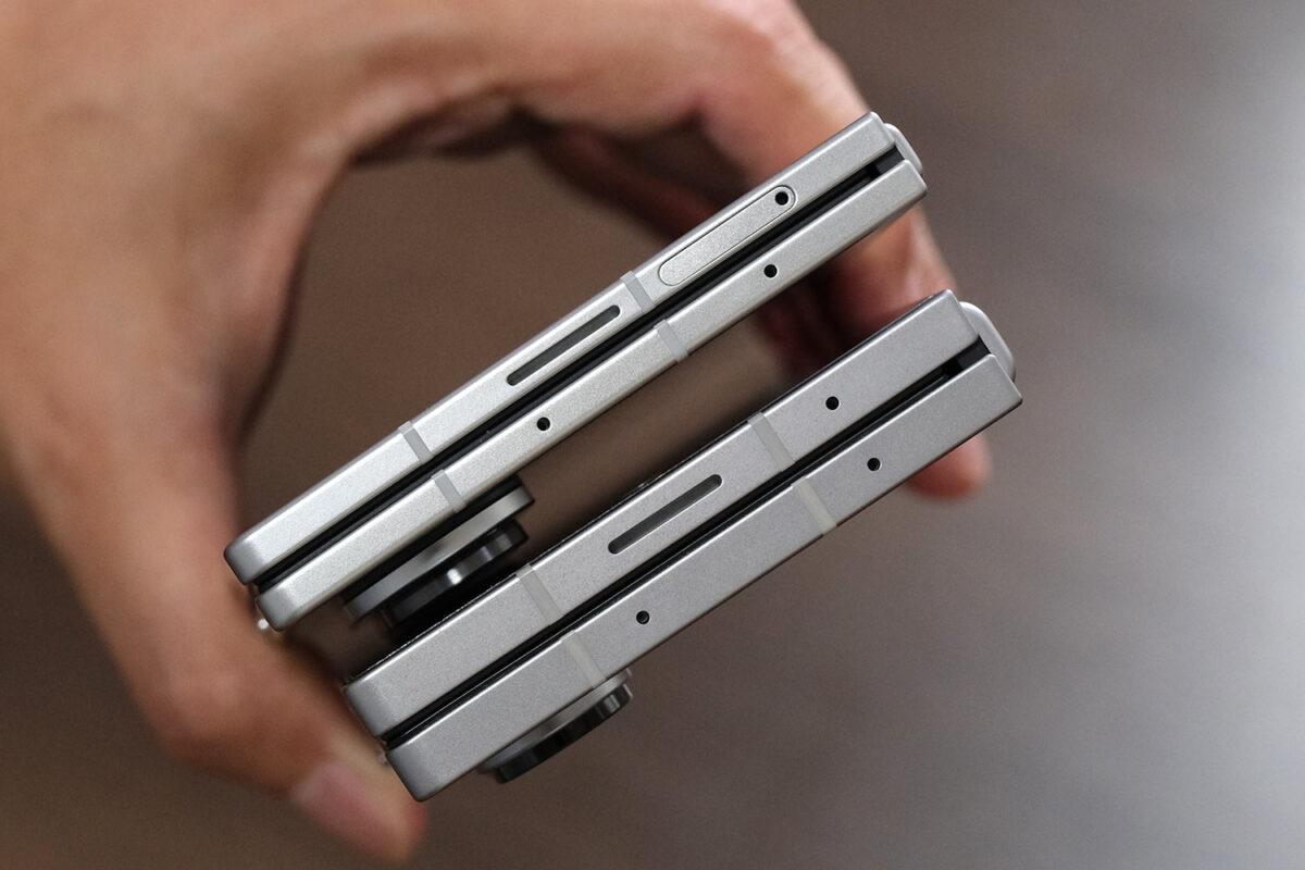 Galaxy Z Fold7 vs Fold6 ヒンジの厚み比較