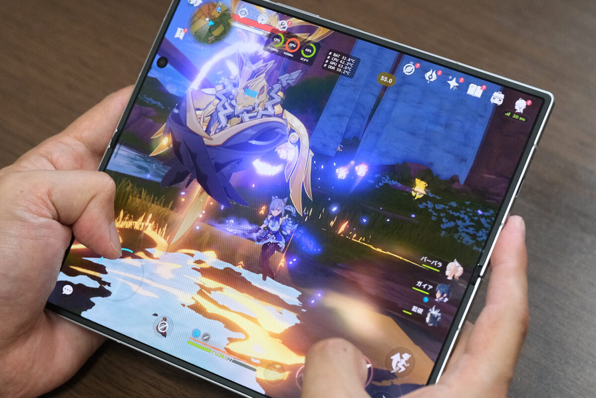 Galaxy Z Fold7 画面開いてゲームをプレイ