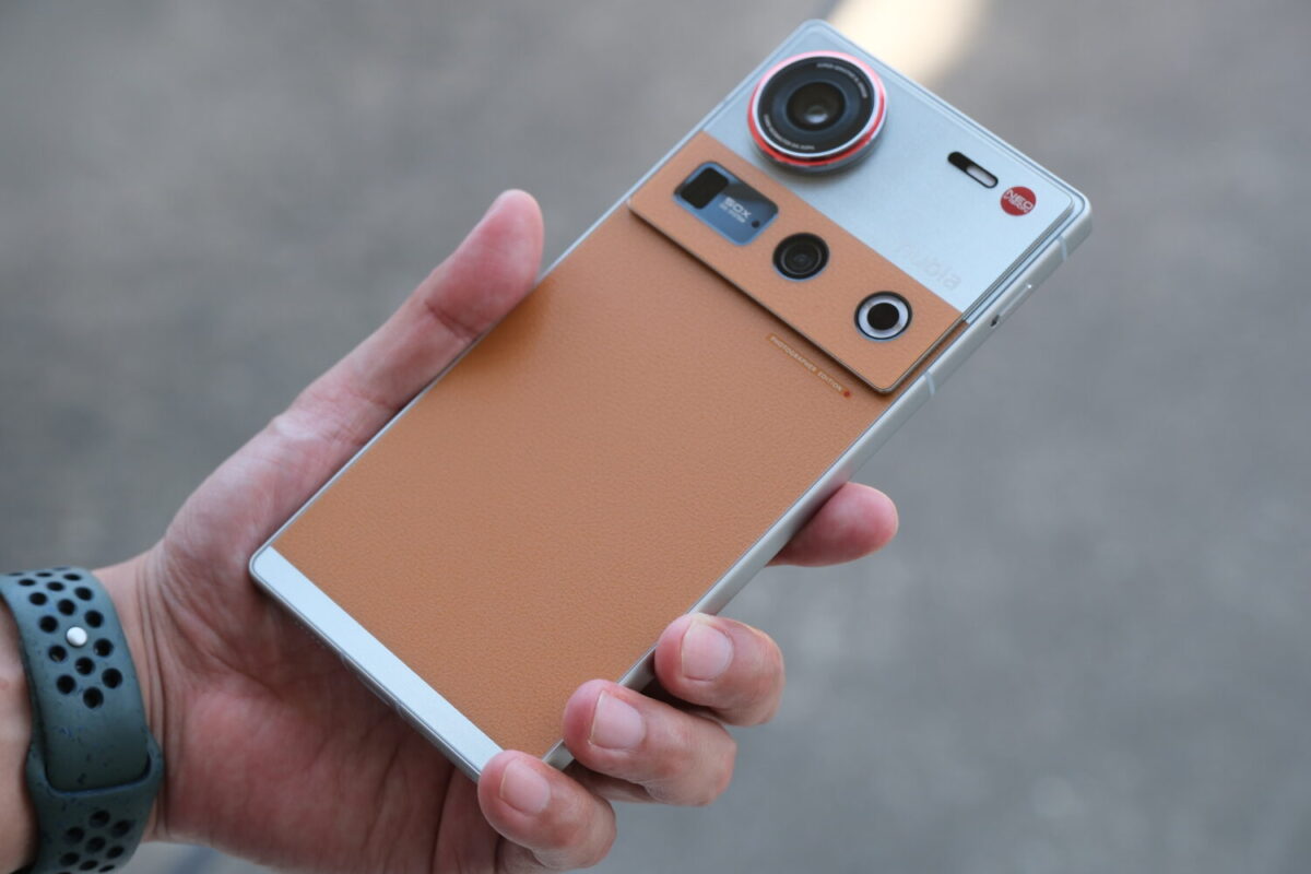 nubia Z70S Ultra 筐体素材