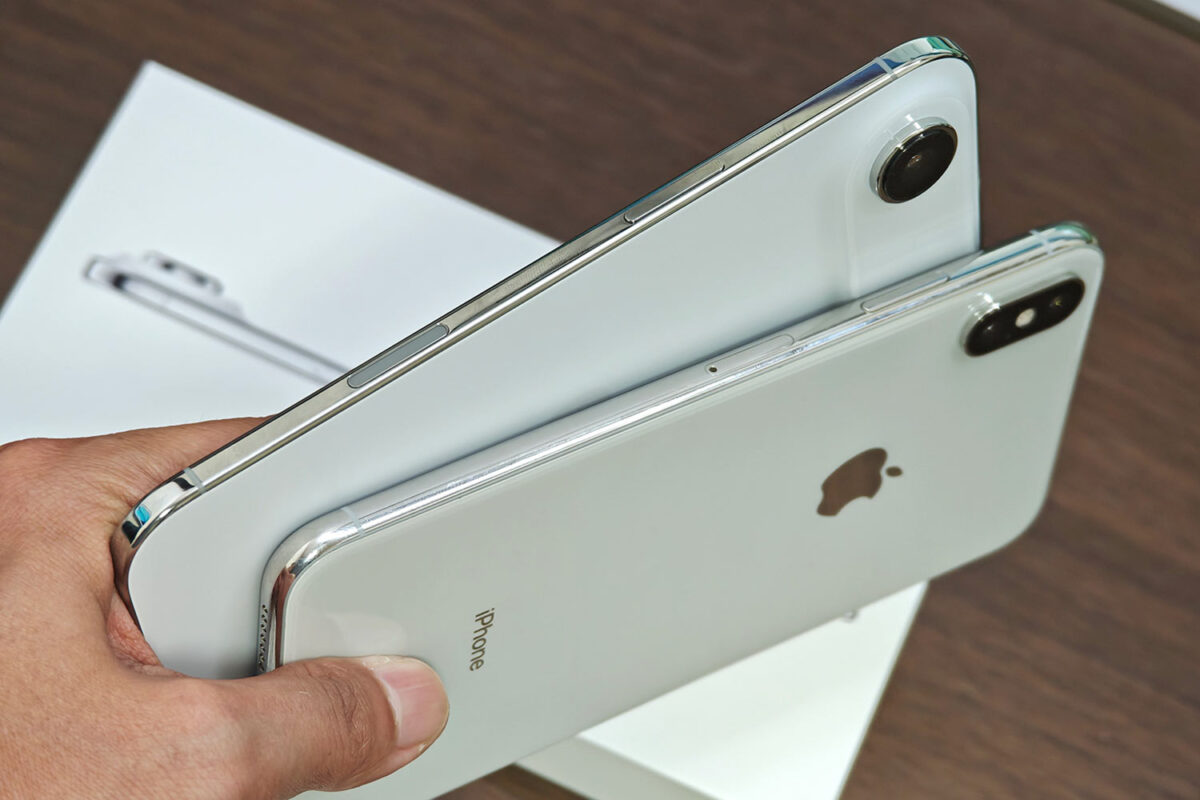 iPhone AirとiPhone XS Max サイドフレーム