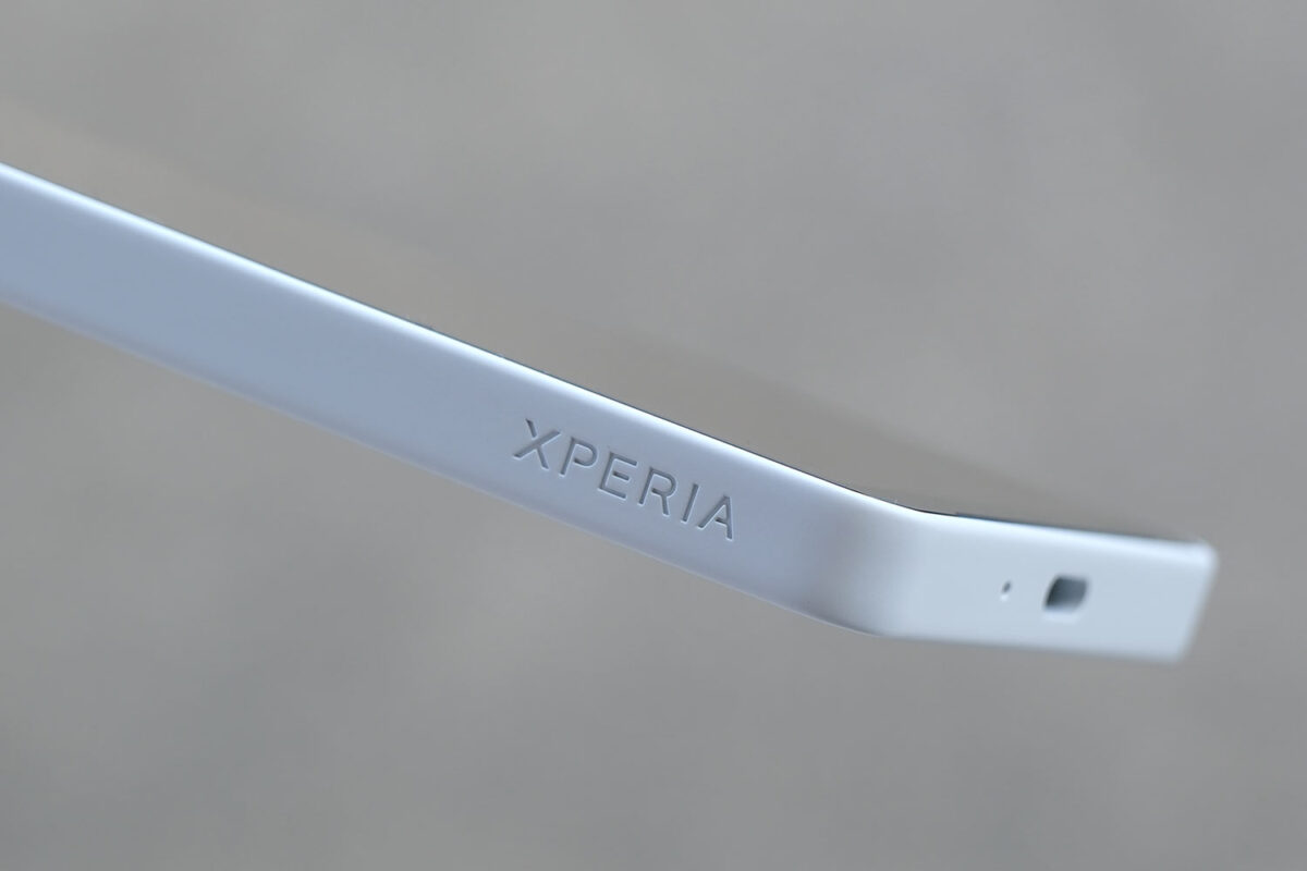 Xperia 10 VII ロゴ刻印