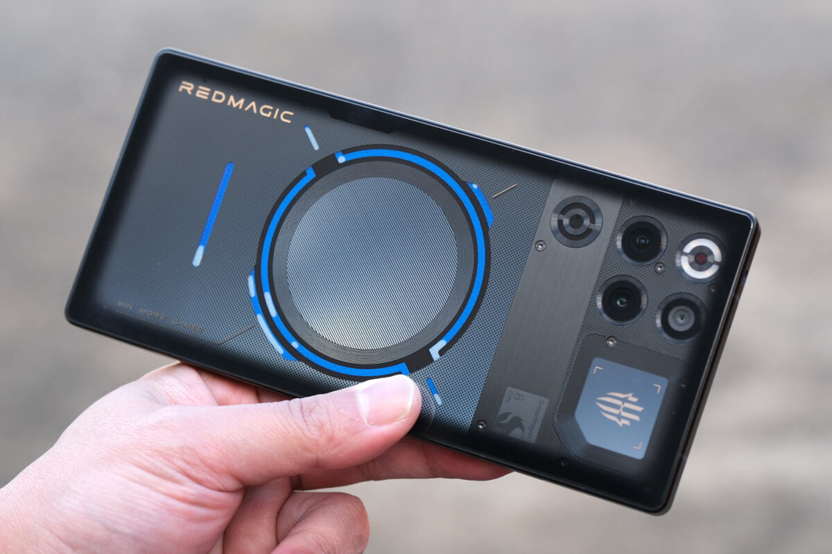 REDMAGIC 11 Pro 背面