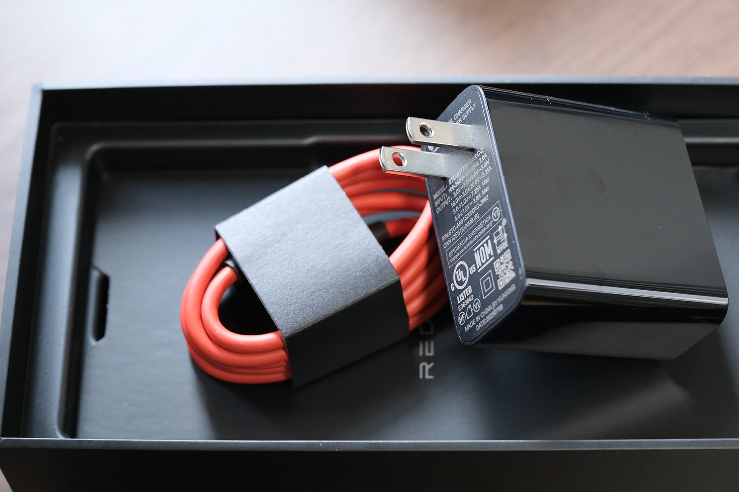 REDMAGIC 11 Pro 電源アダプタ