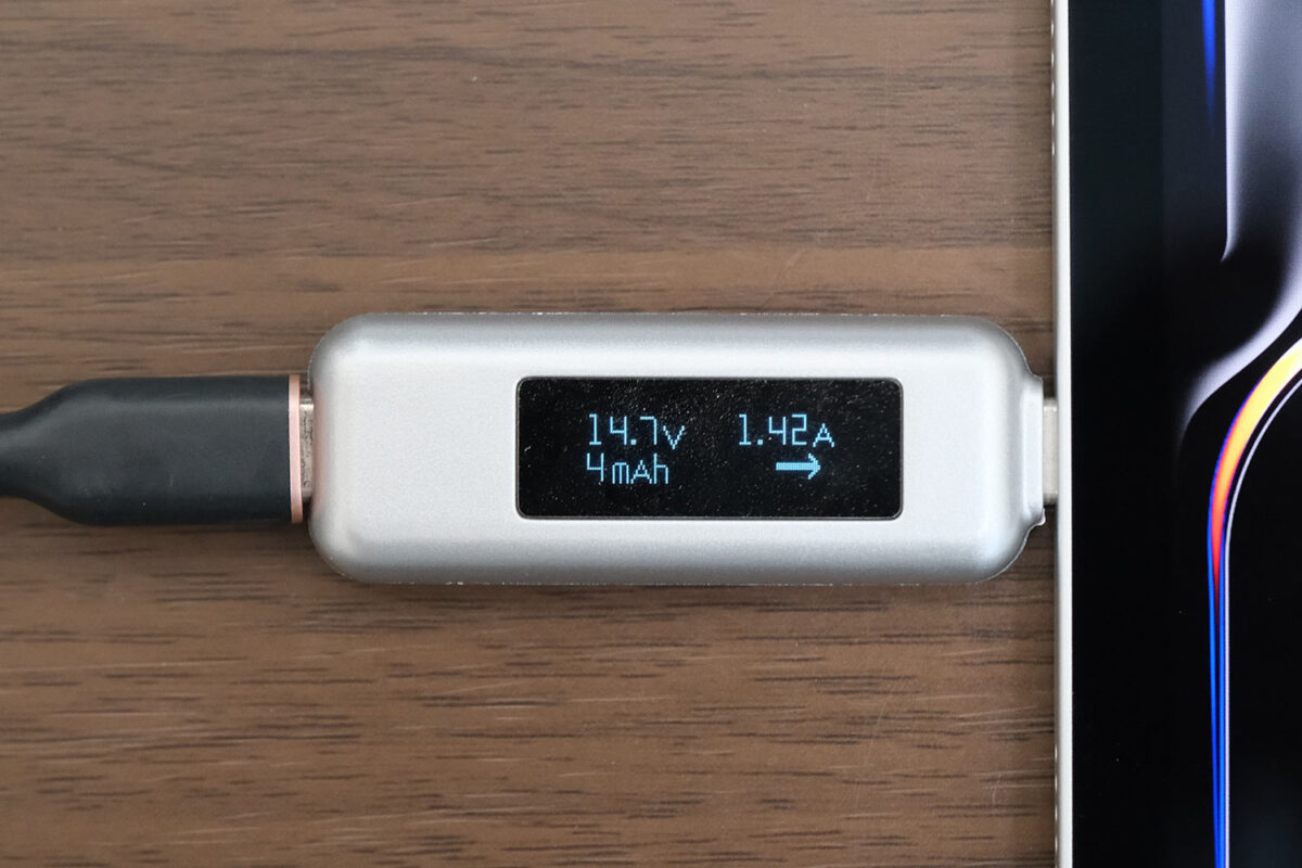 iPad Pro M4 充電出力