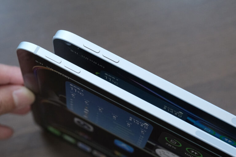 iPad Pro 11インチ（M5）vs（M2）本体の厚み比較2