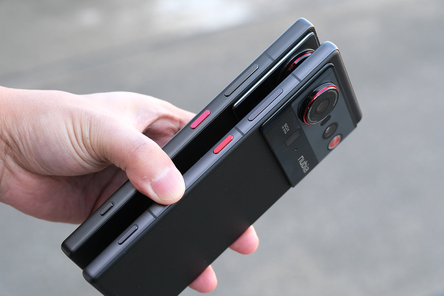 nubia Z80 Ultra 端末右 操作ボタンの配置