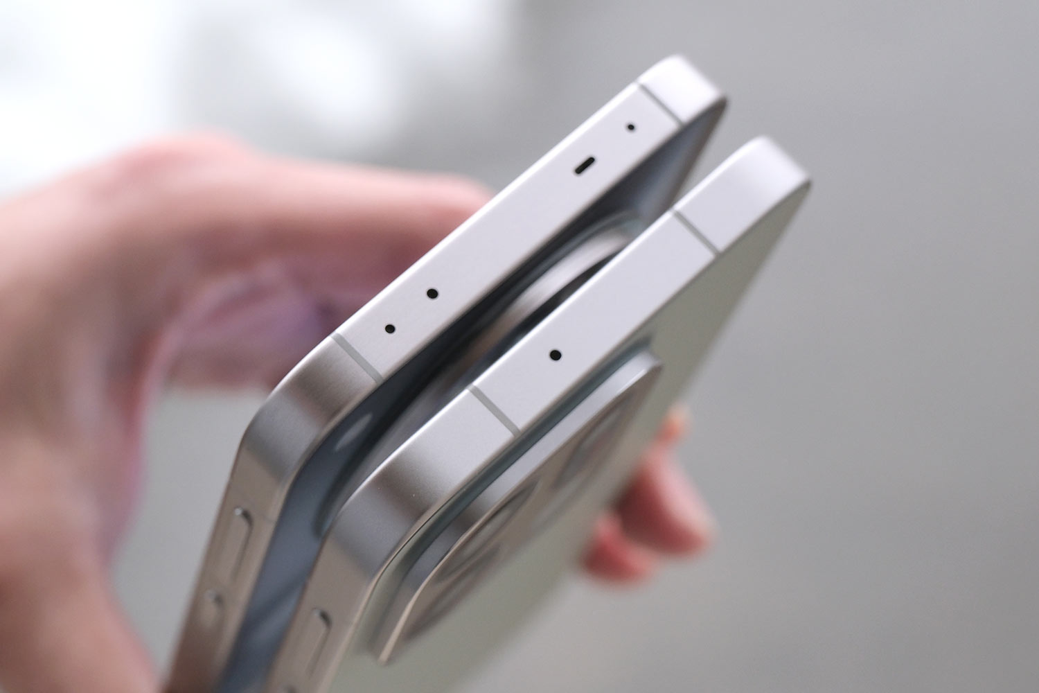 OPPO Find X9 vs Find X8 本体上側