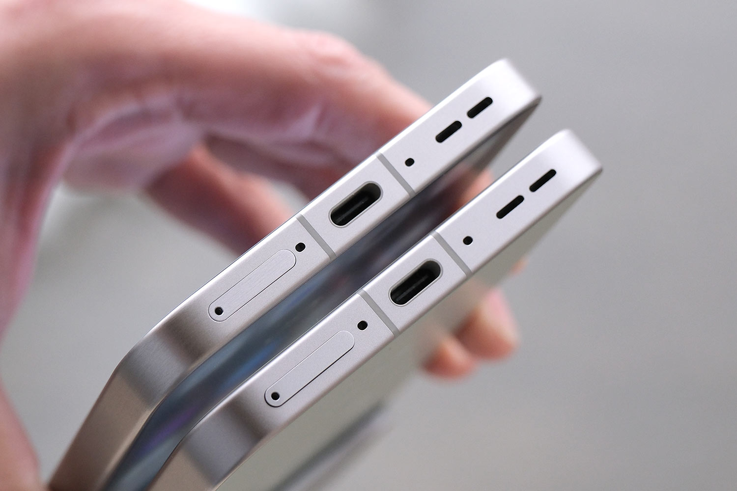 OPPO Find X9 vs Find X8 充電ポート