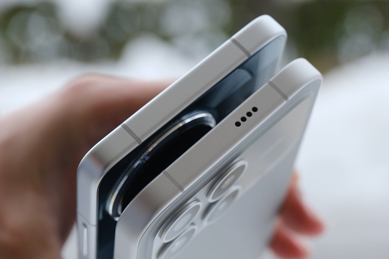 POCO F8 Pro vs F7 Pro 本体上