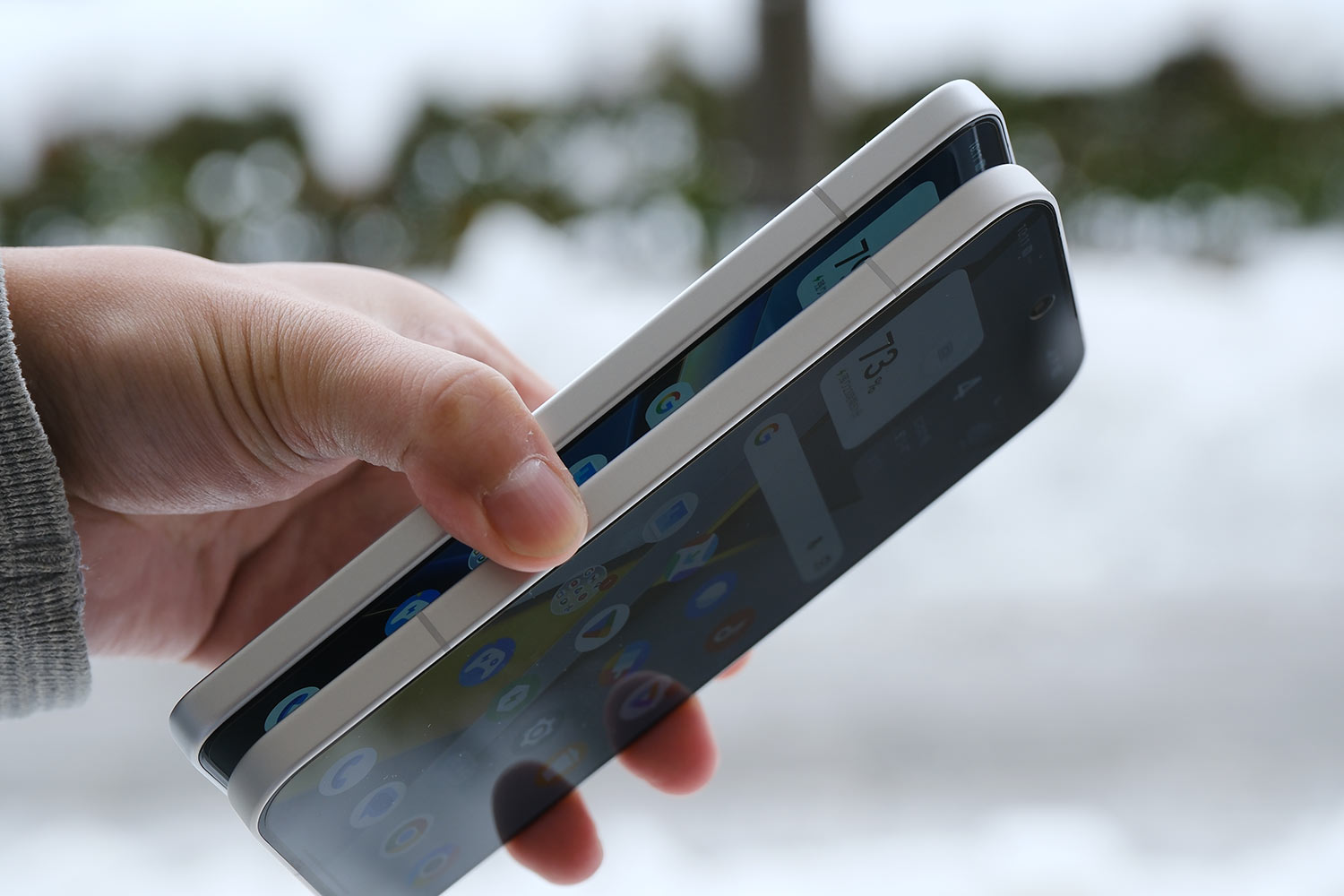 POCO F8 Pro vs F7 Pro 本体左