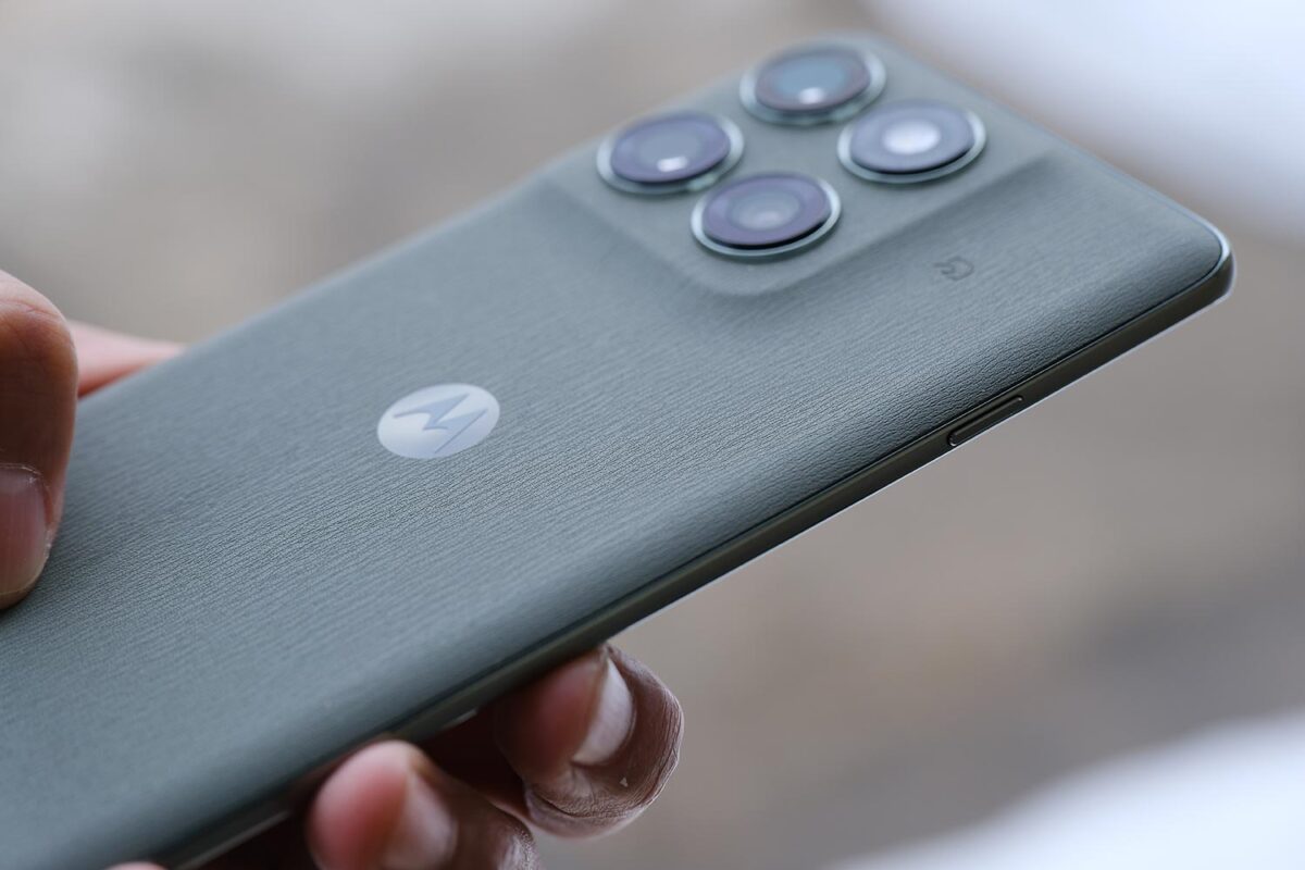 motorola edge 60 pro 筐体素材