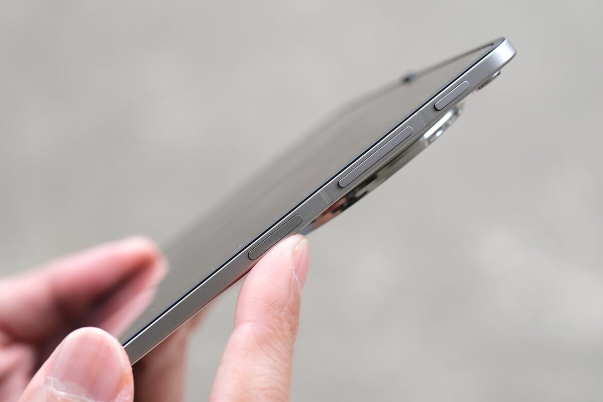 Find N6 サイドボタン式指紋認証