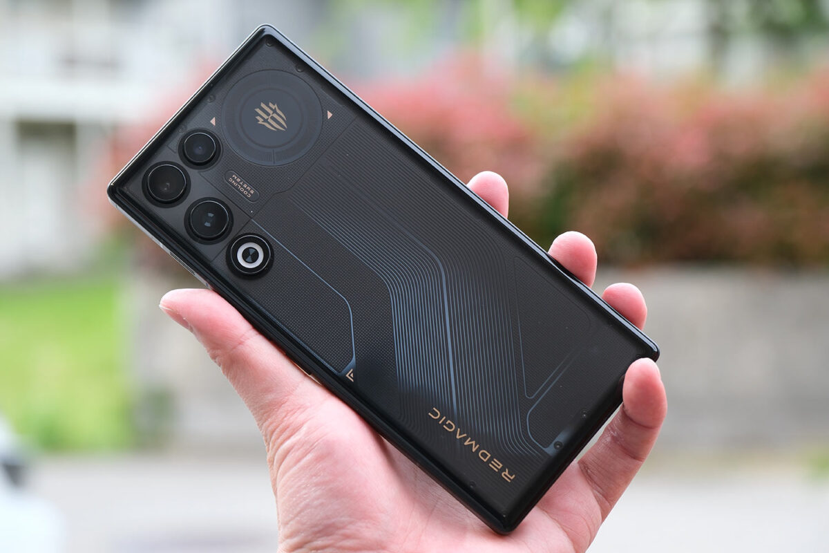 REDMAGIC 11 Air 背面パネルのデザイン