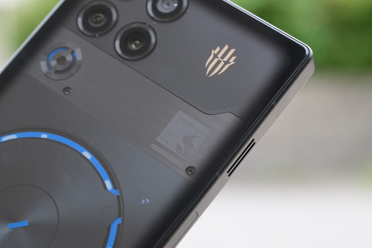 REDMAGIC 11S Pro + Snapdragon 8 Elite Gen 5
