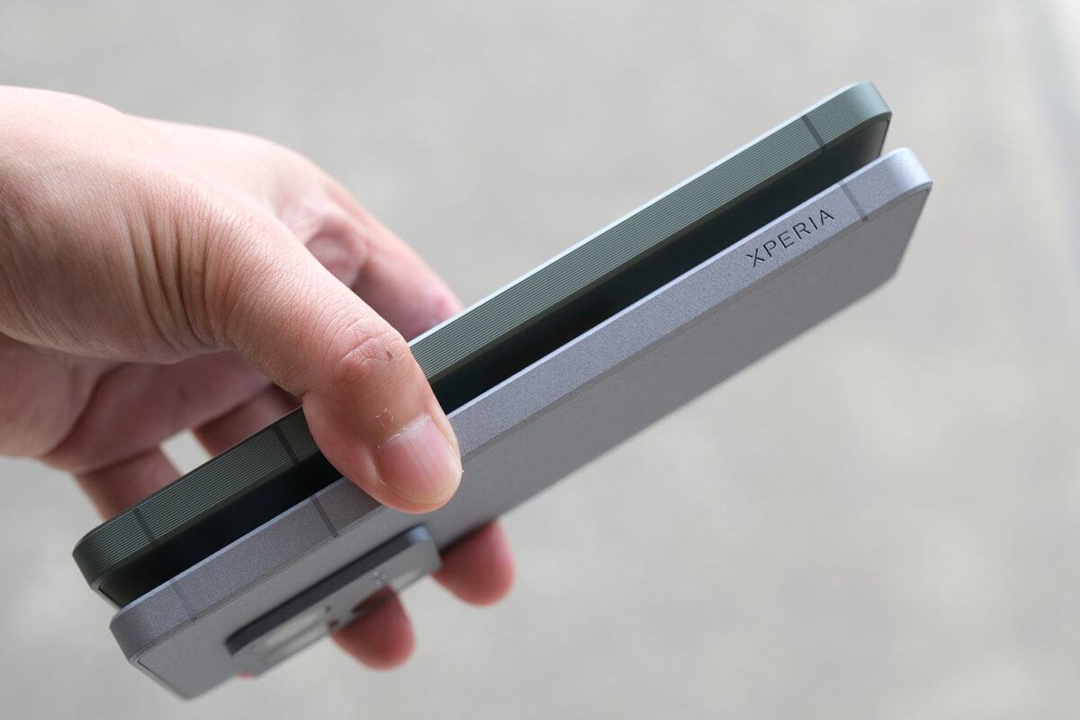 Xperia 1 VIII 本体左側