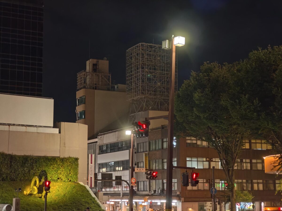 AQUOS R11 作例 夜景 街路