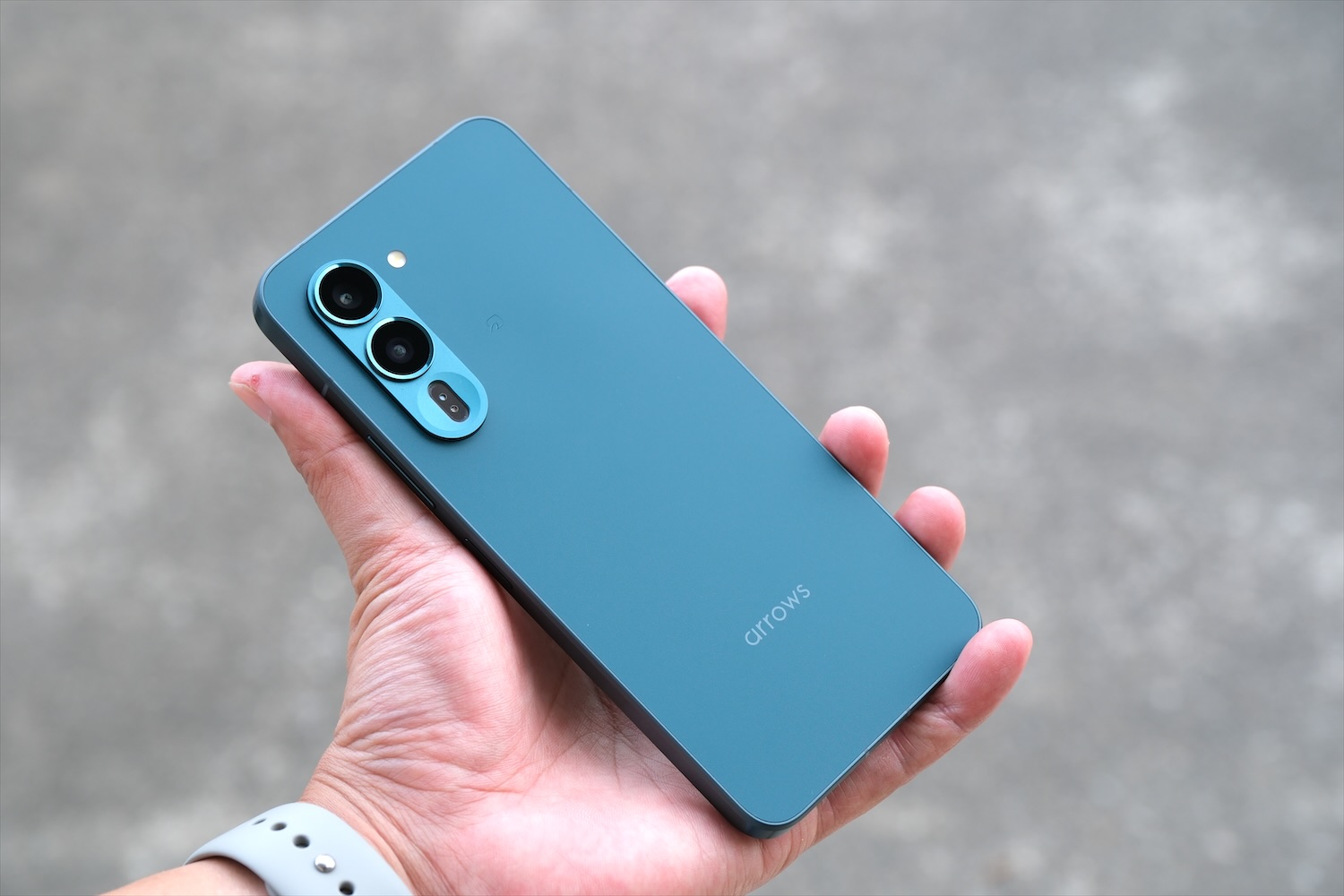 arrows Alpha2 背面