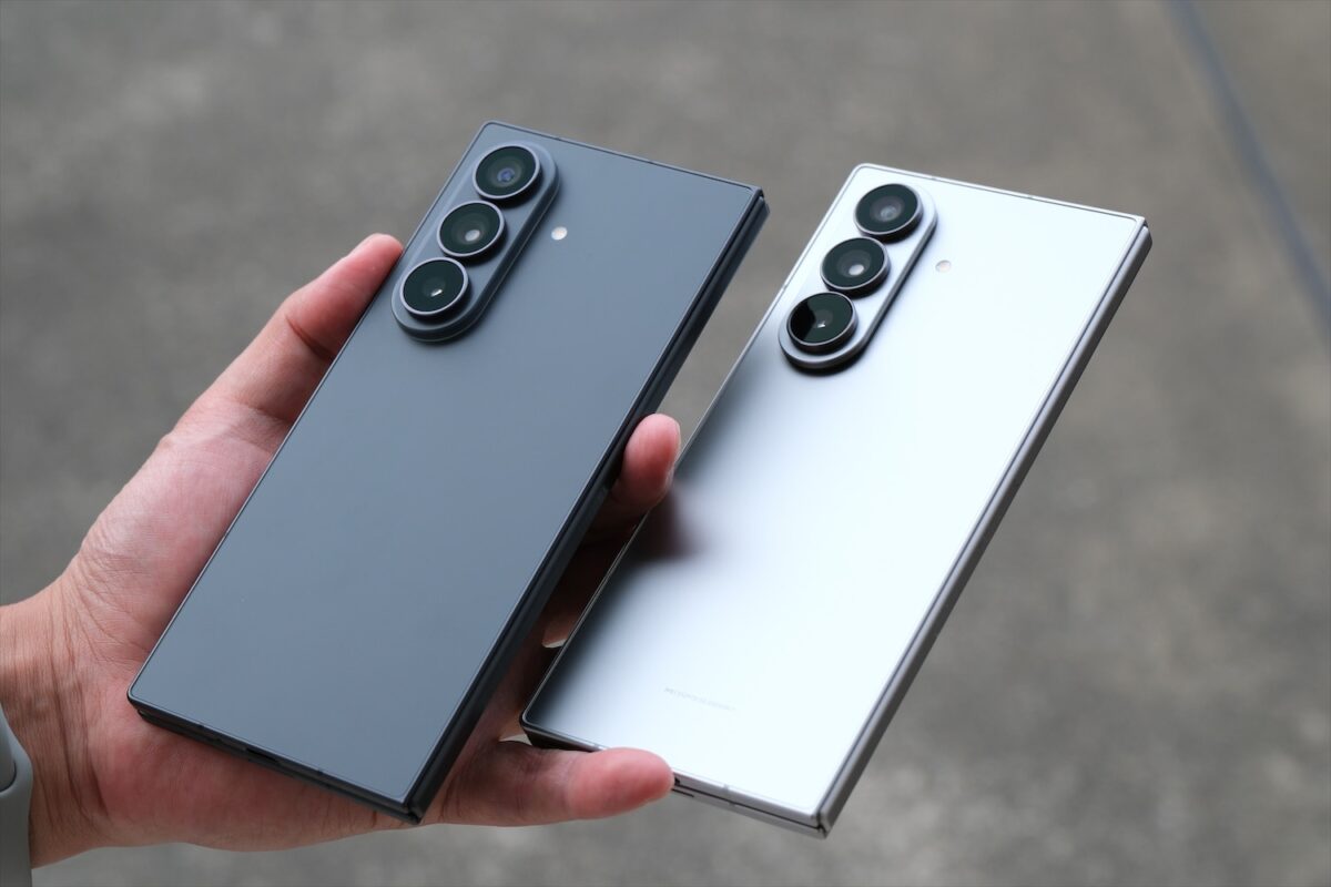 Galaxy Z Fold8 Ultra Galaxy Z Fold7 背面 比較