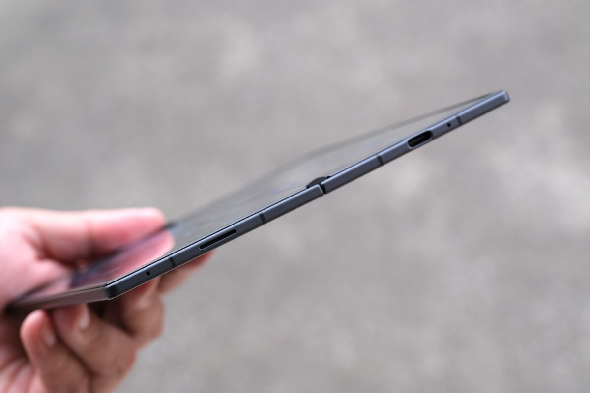 Galaxy Z Fold8 Ultra 開いた状態 薄さ