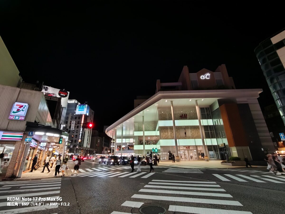 REDMI Note 17 Pro Max 5G 作例 夜景 駅前 横断歩道