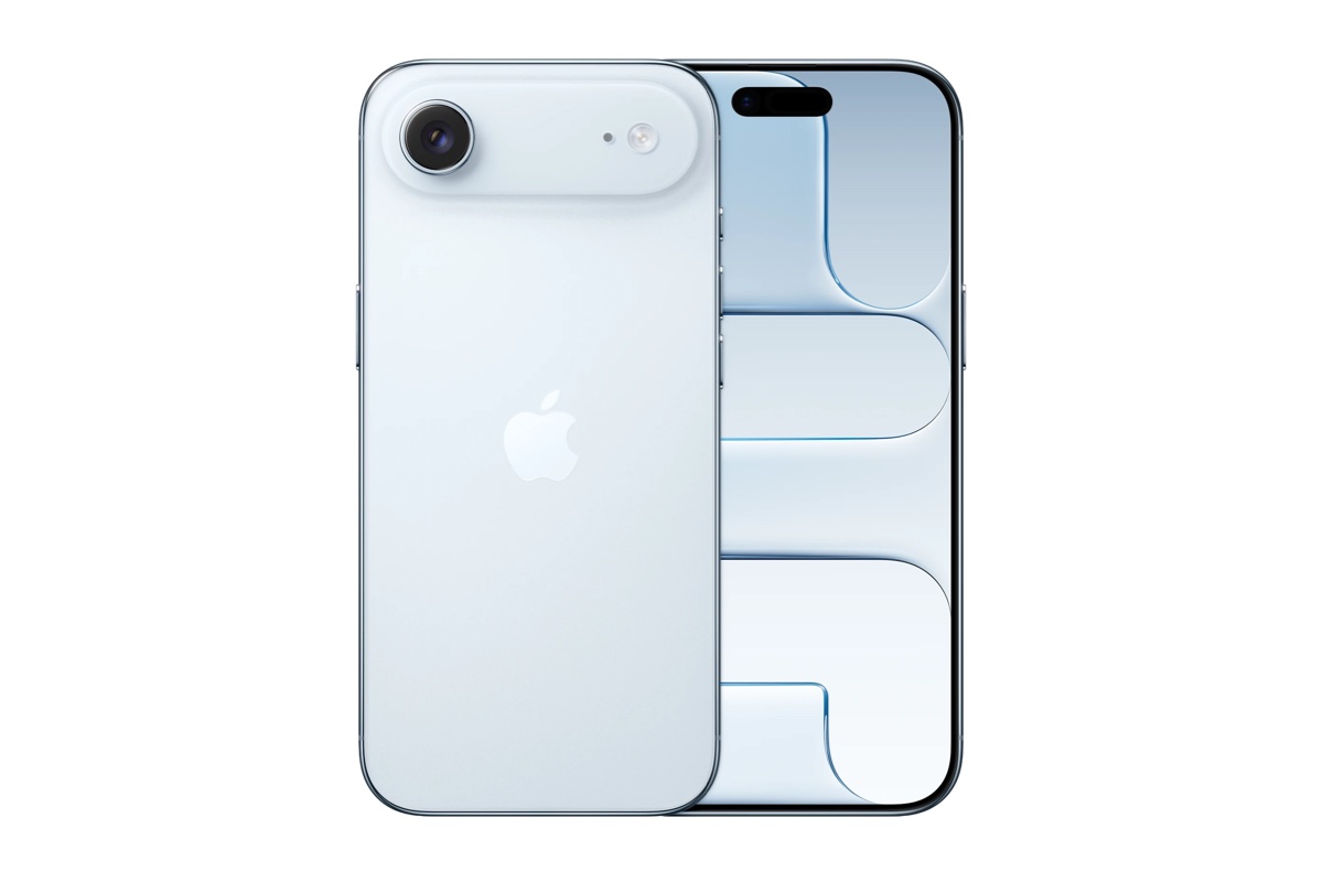 iPhone Air スカイブルーの前面と背面