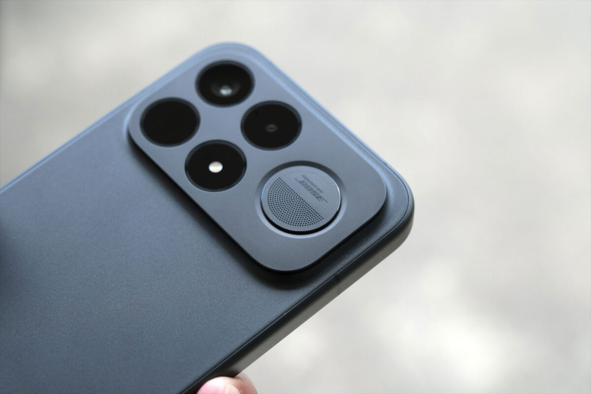 POCO F9 Ultra 背面のサブウーファー