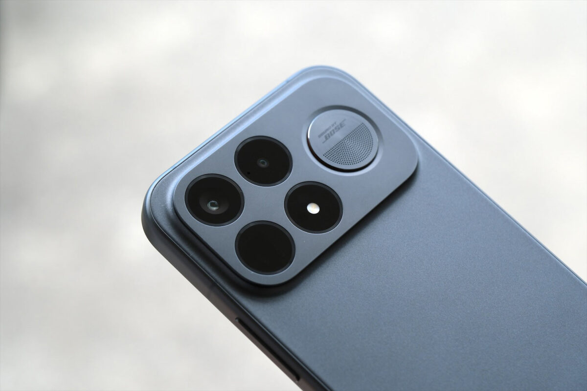 POCO F9 Ultra 背面と正面