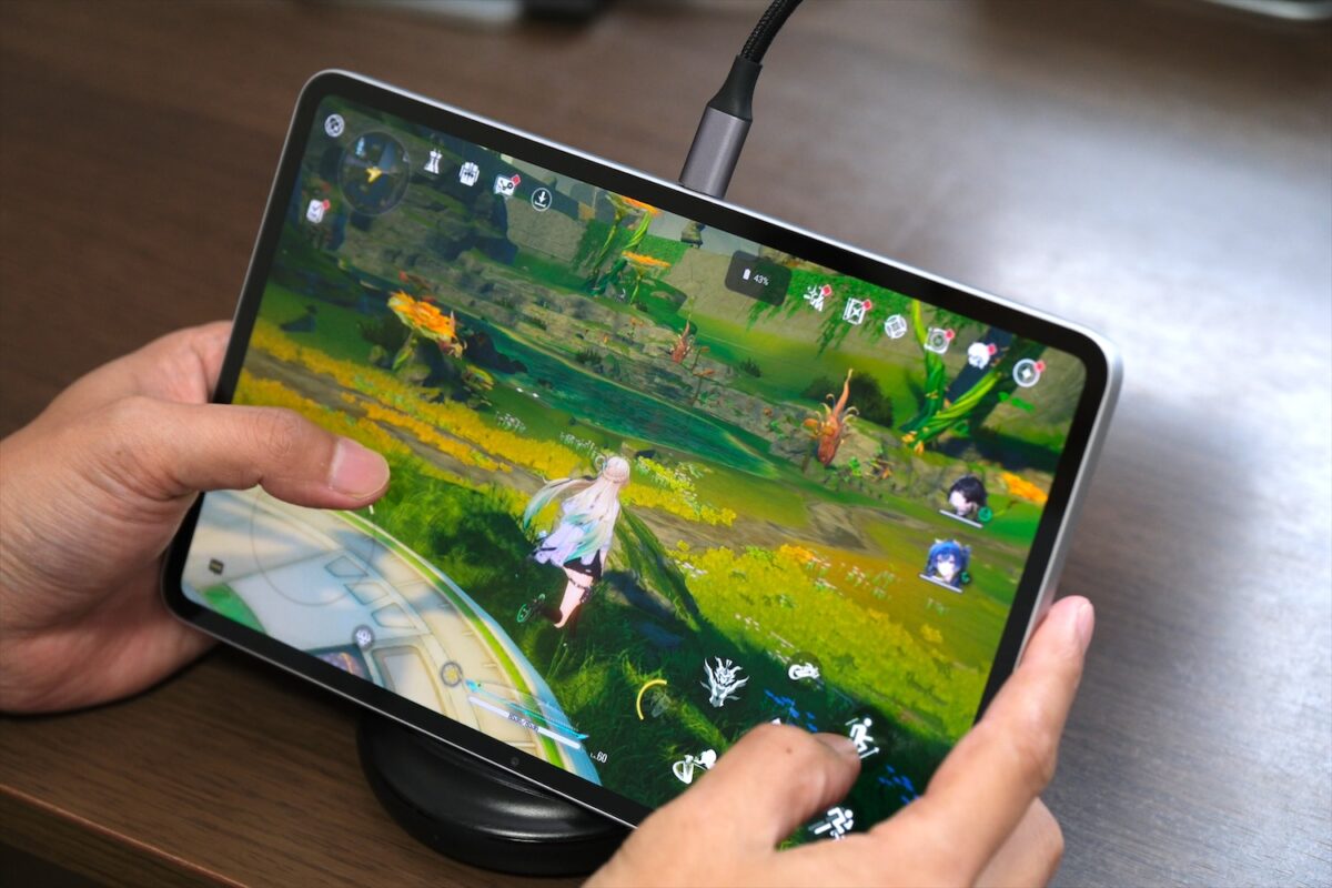 REDMAGIC Astra 2 長辺のポートで充電しながらゲームをプレイ