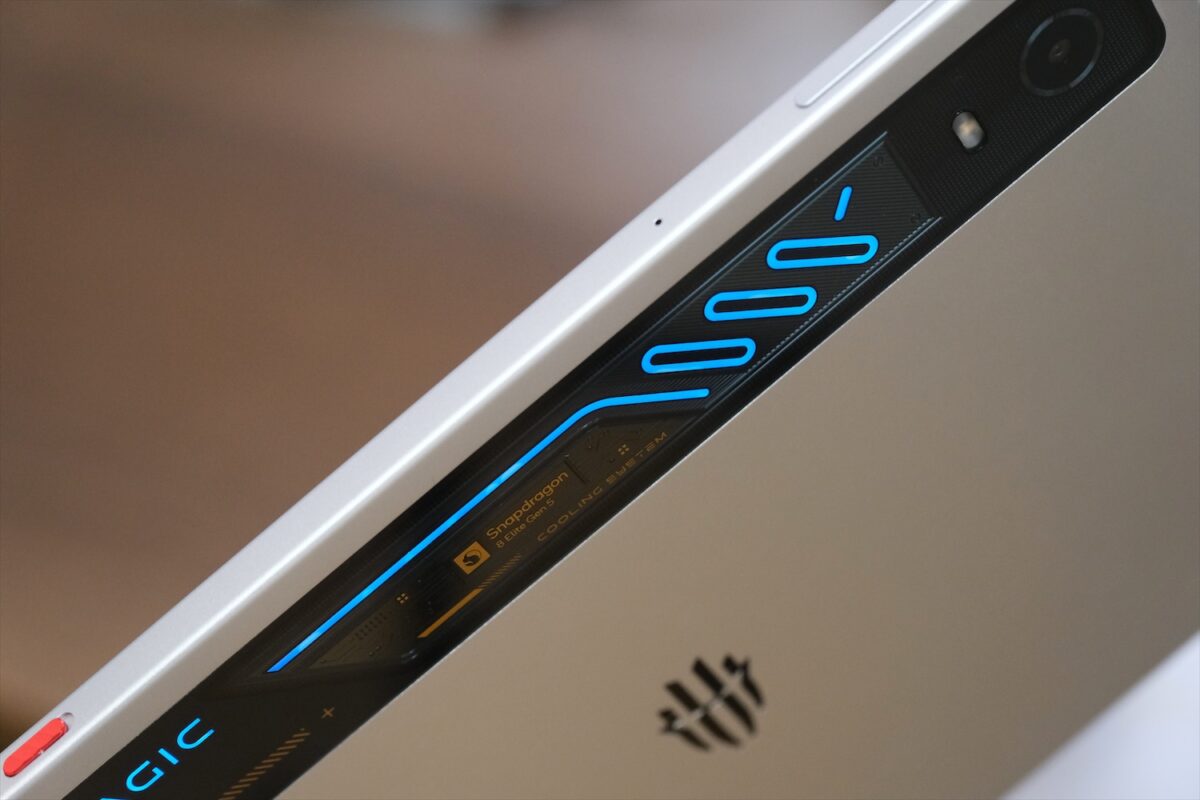 REDMAGIC Astra 2 背面の質感