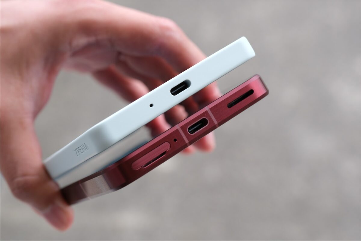 Xperia 10 VIII arrows Alpha2 下面 USB Type-C 比較