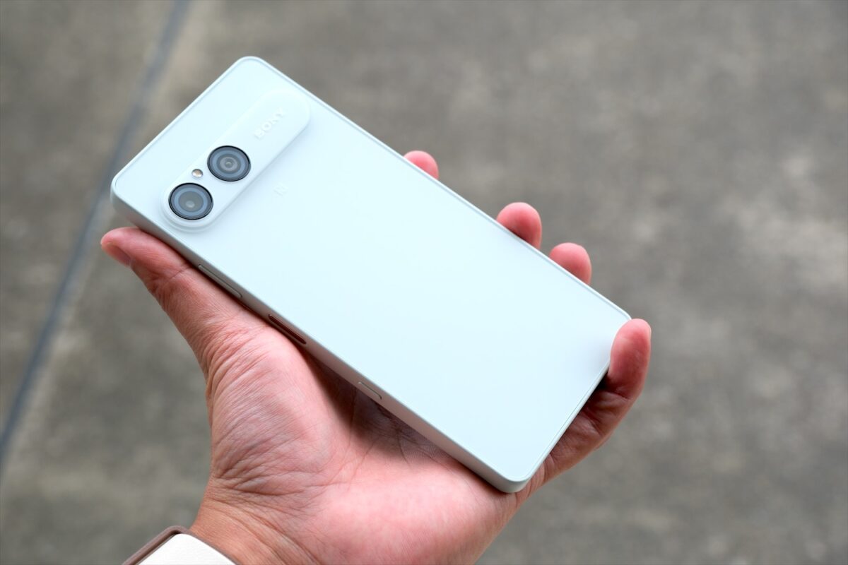 Xperia 10 VIII 背面